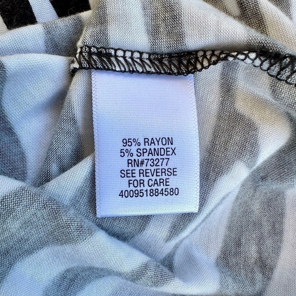 DANA BUCHMAN, BLACK/WHITE, ZEBRA PRINT TOP. 3/4 SLEEVE, STRETCHY FABRIC. SIZE M - Picture 6 of 7